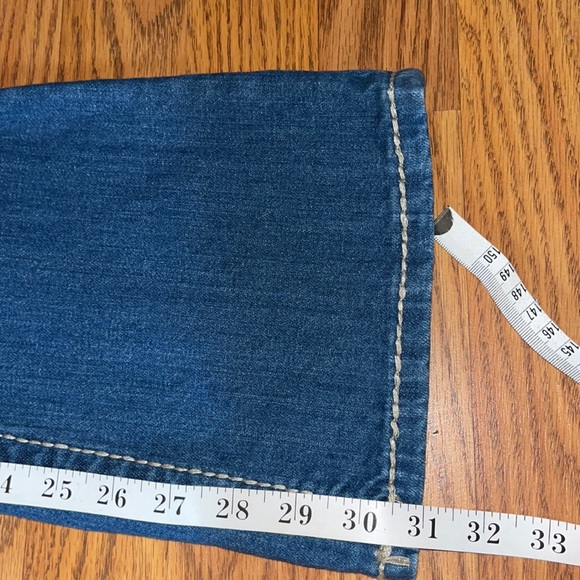 VIGOSS bootcut, low rise jeans. V back pockets. Size 26 - Picture 13 of 14